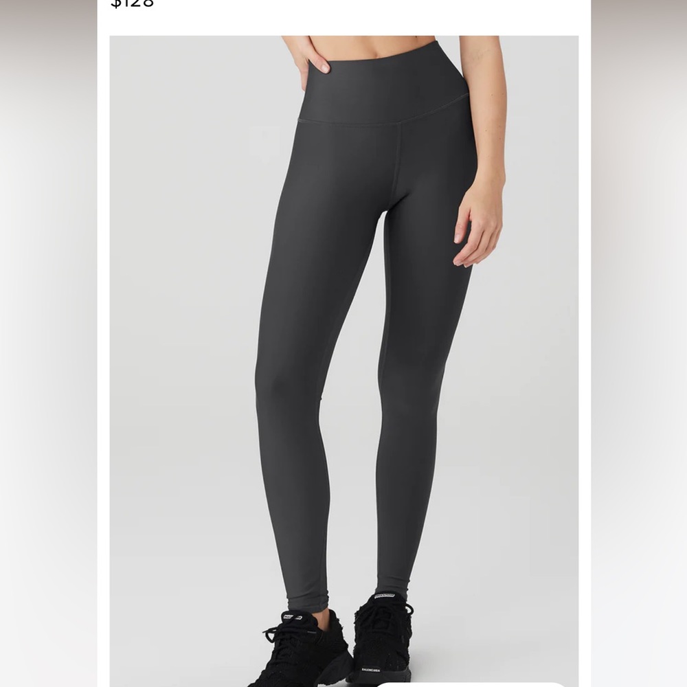 New with tags. ALO Yoga Airlift High waist leggings in Anthracite. Size L.